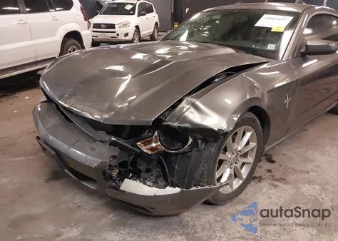 2011 Ford Mustang V6 Premium z USA, uszkodzony, nr VIN 1ZVBP8AM8B5121902